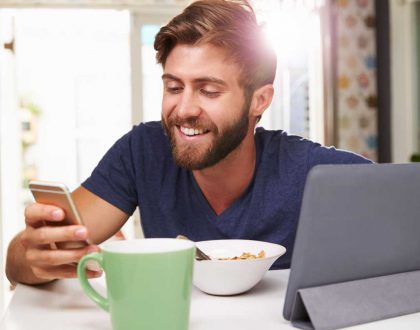 Everything a tech man need on a breakfast and lunch to launch their day